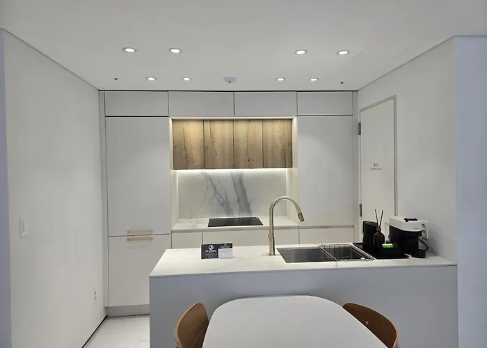 The Designers Lyj Yeoksam Séoul