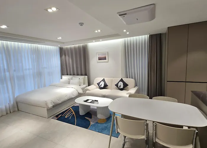 The Designers Lyj Yeoksam Hotel