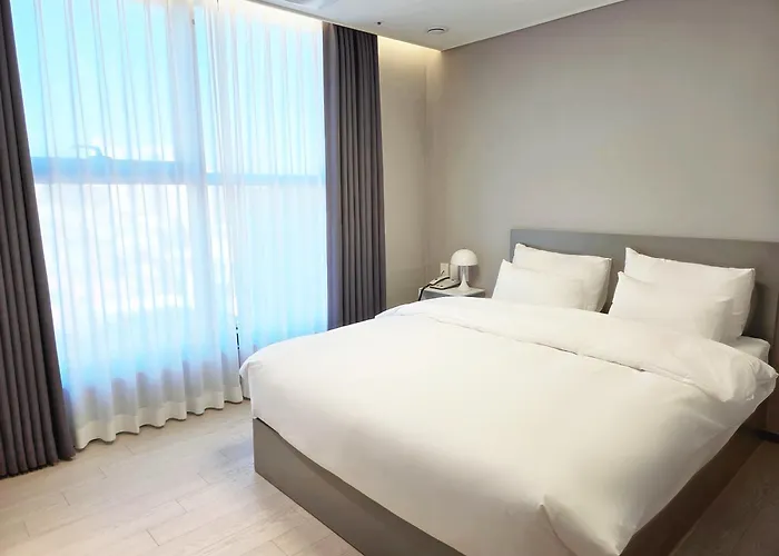 The Designers Lyj Yeoksam Hotel