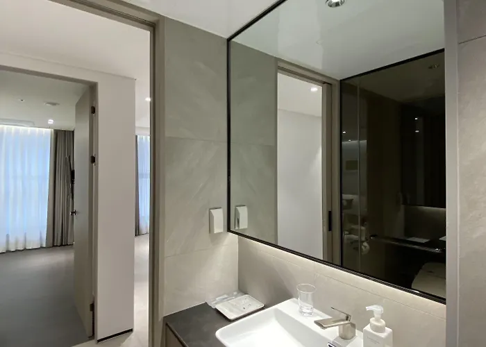 Hotel The Designers Lyj Yeoksam Seoel