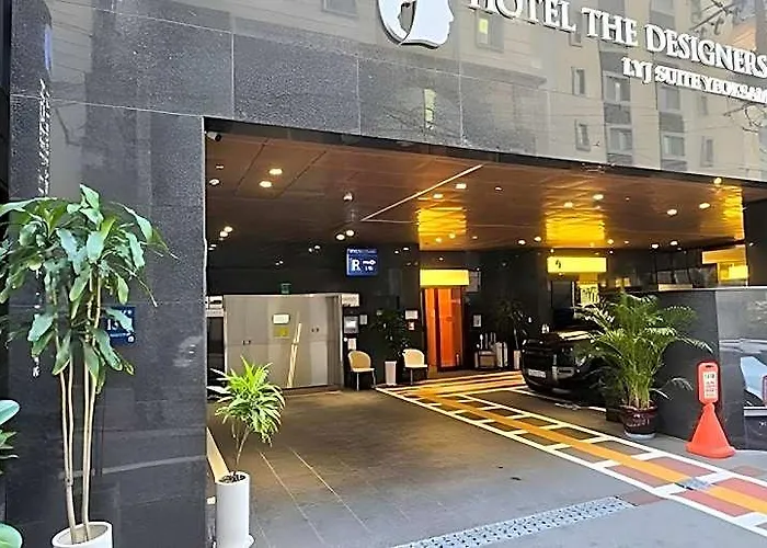 The Designers Lyj Yeoksam Hotel
